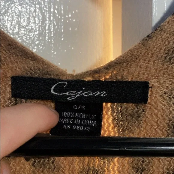 Cejon Tan and Black Knit Garment - Picture 3 of 3